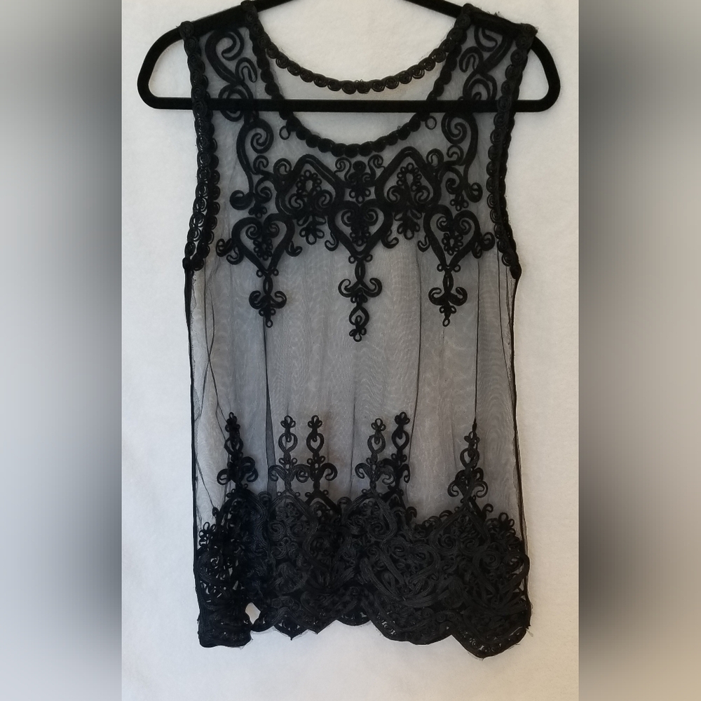 Elegant Black Lace Embroidery Sleeveless Tunic. Size L - Picture 3 of 3